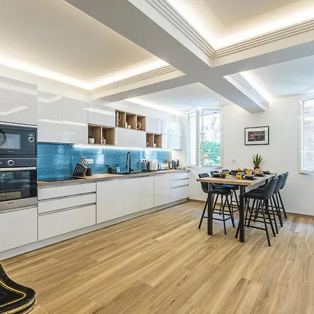 Luxury 3 Bdr Garden & Parking - Angels' Garden ניס