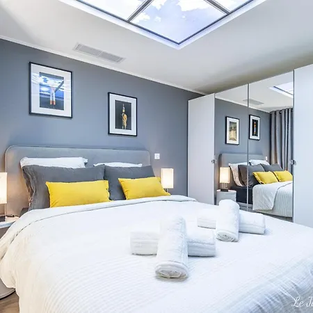 Luxury 3 Bdr Garden & Parking - Angels' Garden Apartment